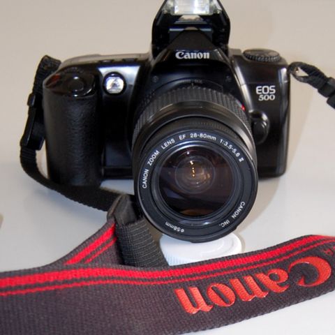 Canon 500 35mm SLR analog film kamera, EF 28-80mm/4-5.6 II,stroppe *LES