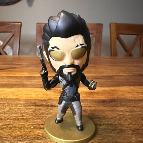 Deus Ex mankind divided figur