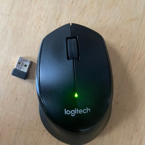 Logitech mus