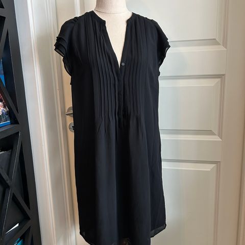 HM hennes & Mauritz kjole str 40 svart sort anvendelig