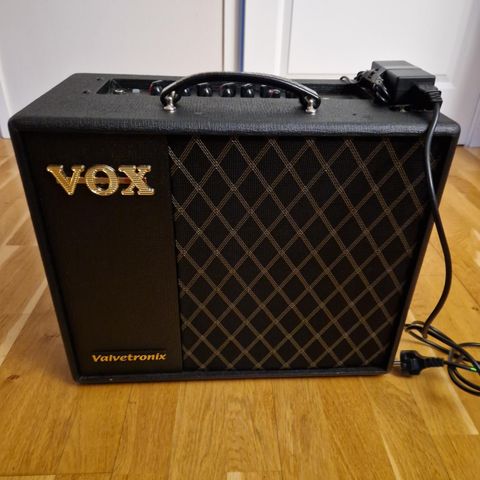 Vox VT40X og VFS5 foot controller, som nytt