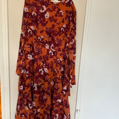 kjole/ sommer/ fargerik/ orange/ blomster