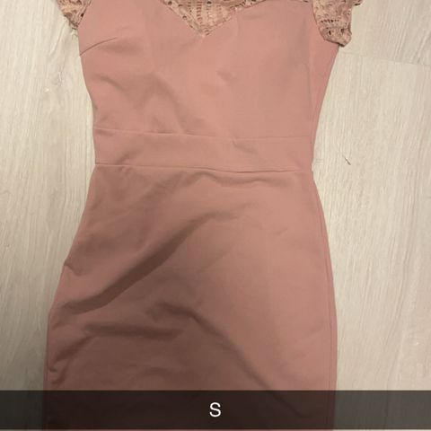 Rosa Floyd kjole