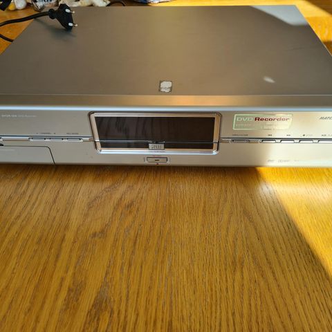 Philips DVDR 880 DVD avspiller/opptaker.