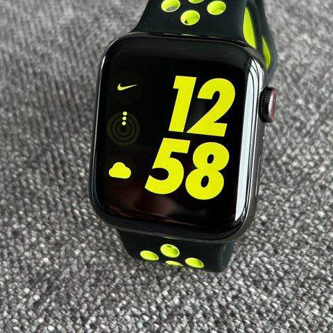 Apple Watch 6 Stainless Steel 44 mm sapphire crystal