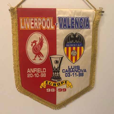 Liverpool og Valencia - flott stor vintage vimpel fra 1998