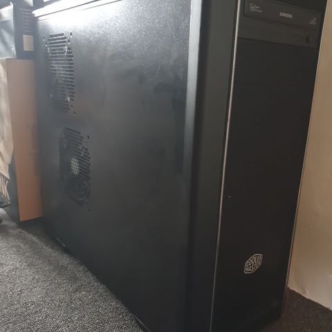 Cooler master PC kabinett