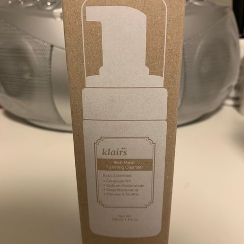 ubrukt klairs rich moist roaming cleanser