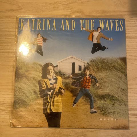 Katrina And The Waves- Waves