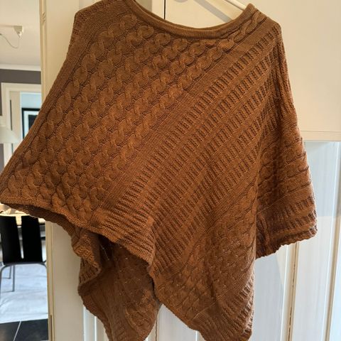 Tøff lysebrun poncho