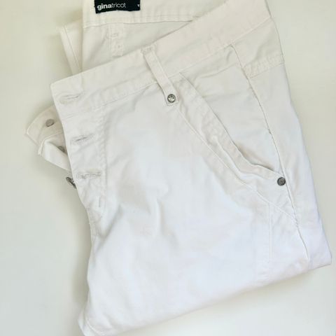 Hvit bukse fra Gina Tricot