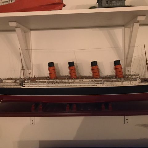 model av legendariske lusitania