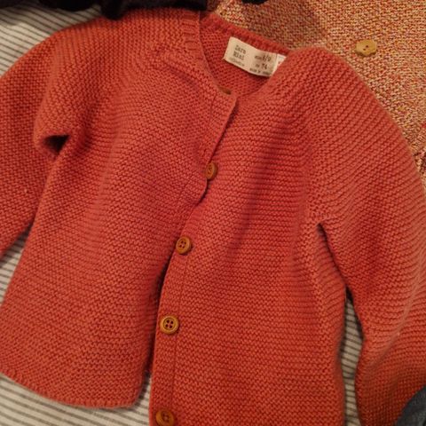 Søt cardigan + bukse fra Zara Mini