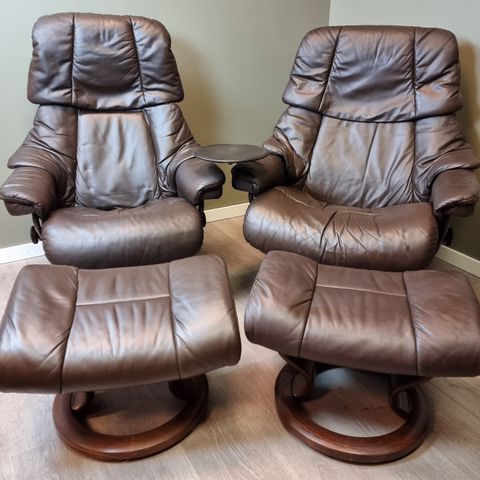 2 stk. lenestoler Stressless Reno med  fotskamler/krakk fra Ekornes