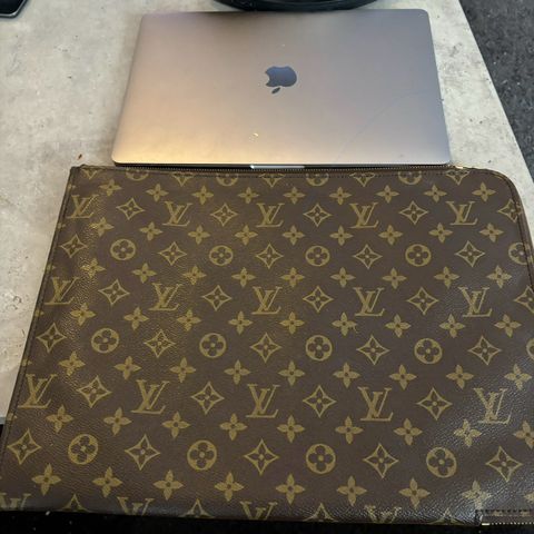 louis vuitton pc mappe/cluth