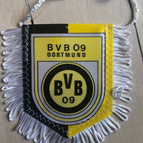 Borussia Dortmund - flott vintage minivimpel