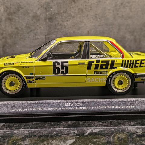 BMW 325i (E30) 1986 modell Minichamps Limited Edition skala 1:18