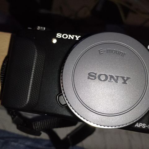 sony nex 3n kamerahus og bateri.alt fungerer som det skal.