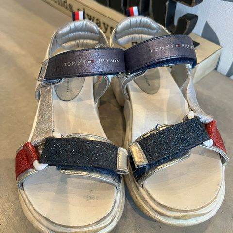 Tommy Hilfiger størrelse 34