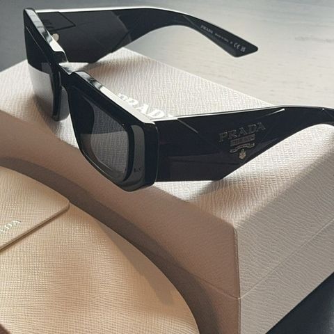 Prada solbrille