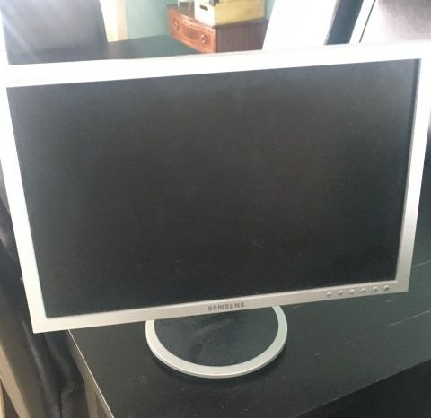 20" LCD skjerm Samsung Syncmaster 205BW