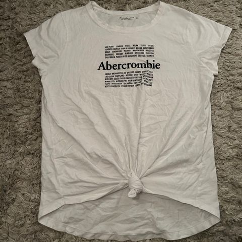 Abercrombie&Fitch tskjorte