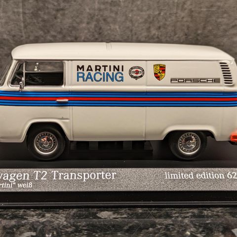 Minichamps - VW T2 Transporter - Porsche/Martini - Limited Edition - 1:43