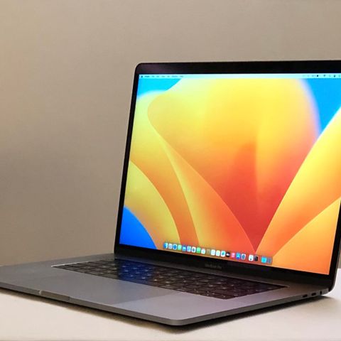 15" MacBook Pro, 2017, TB Retina-skjerm, 16 GB minne, 500GB lagring