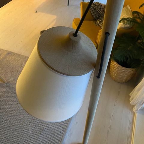 Muuto pull gulvlampe