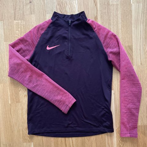 2 overdeler: Nike Jr L Treningstøy Fotballtøy. Dri-fit.