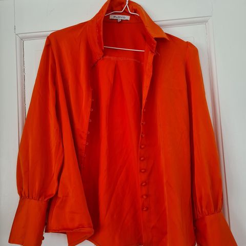 Oransje top bluse skjorte fra floyd