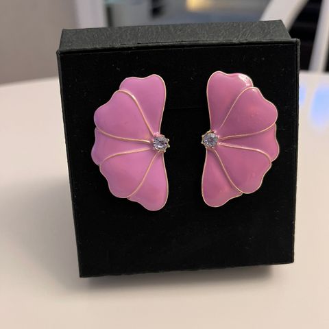 Petal design stud ørepynt