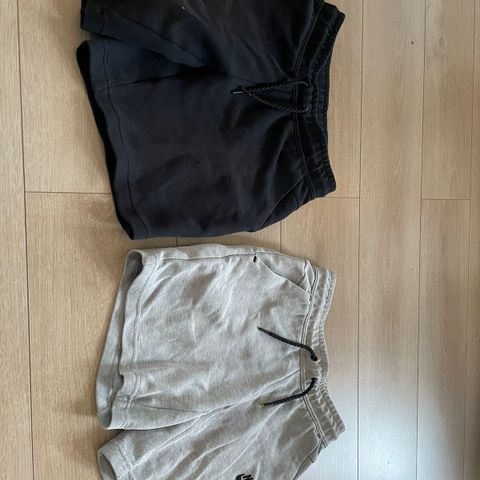 Nike Tech fleeze shorter gutt str 10 år