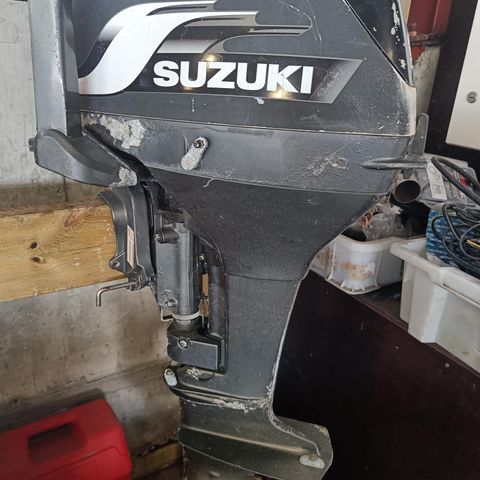 Suzuki 9,9 selges i deler