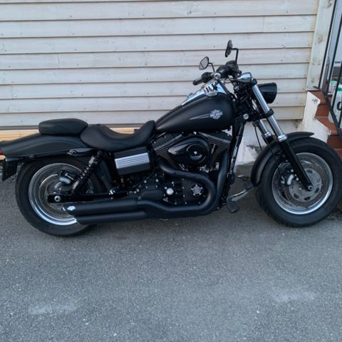 Vance and Hines slip on potter med varmeskjold. FXDF Fat Bob.