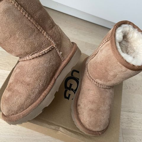 Ugg (strl. 25)