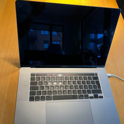 Macbook Pro (16-inch, 2019) med 2.3GHz intel i9!