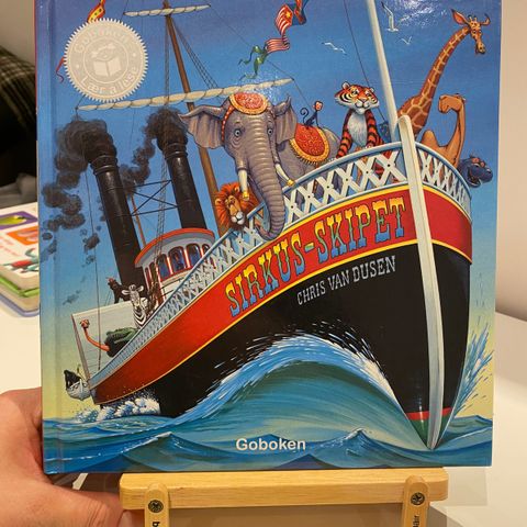 Barnebøker Sirkus-skipet