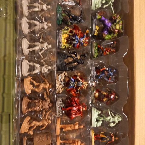 Marvel Zombies Zombicide core + Sentinel  Strike (exclusives)