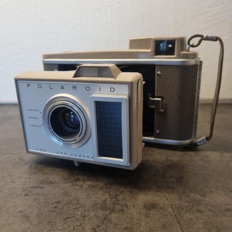 Polaroid J33 Land Camera