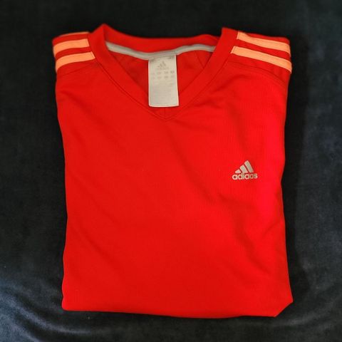 Adidas trenings-t-skjorte — L