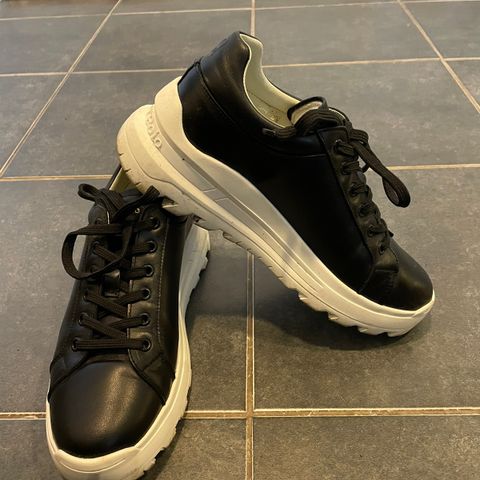 Sneakers Mark O’polo str 38 skinn