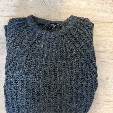 Pull & Bear Genser litt lang Medium (Unisex?) 899,- nypris