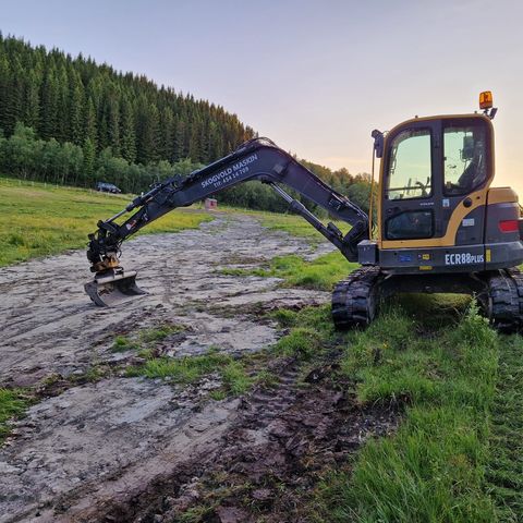 Volvo ecr88 Gummibelter ønskes byttet i stålbelter!