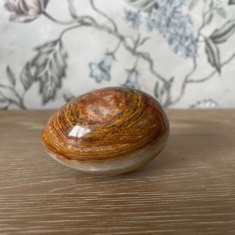 Vakkert marmorert stein egg