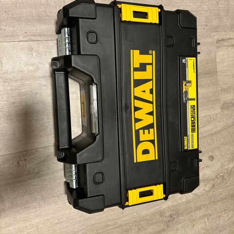 Ny Dewalt verktøy koffert