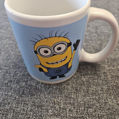 Kopp med Minions på