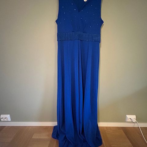 Himmelblå engelsk vintage kjole med dekor