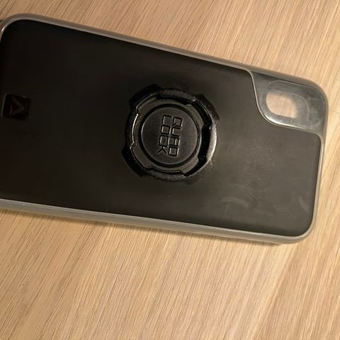 Quad Lock deksel med vanntett poncho til iPhone XR