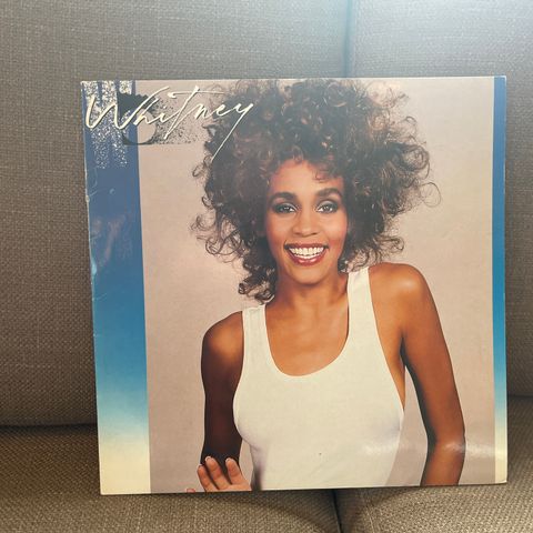 Whitney Houston – Whitney